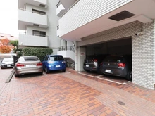 【東京都/新宿区若松町】ルミナール若松町 駐車場