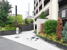 【東京都/新宿区弁天町】グレンドール牛込柳町 アプローチ