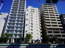 【東京都/目黒区下目黒】目黒グリーンコープ 外観：写真中央の建物