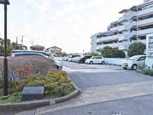 【千葉県/千葉市中央区白旗】蘇我ロイヤルコンフォート 101B棟 敷地内