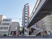 【東京都/北区上十条】ラ・ポール十条 外観：写真中央の建物