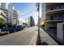 【東京都/目黒区下目黒】ニュー目黒フラワーマンション 前面道路