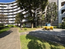 【東京都/板橋区赤塚新町】光が丘パークタウンゆりの木通り北住宅 五号棟 敷地内