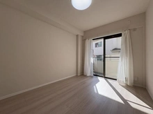 【埼玉県/朝霞市根岸台】ウインベルコーラス朝霞 洋室：約5.9帖