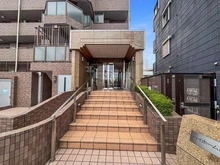 【埼玉県/朝霞市本町】ハイホーム朝霞本町 アプローチ