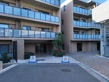 【埼玉県/富士見市鶴瀬東】アンビシャスガーデン鶴瀬 アプローチ