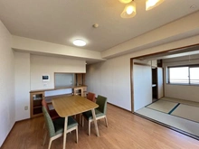 【埼玉県/ふじみ野市ふじみ野】アステールふじみ野拾番館 LDK：家具・調度品等は本体価格に含まれません。