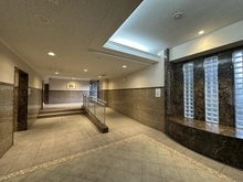 【埼玉県/朝霞市泉水】ライオンズヒルズ朝霞台 エントランス