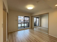 【埼玉県/志木市幸町】ザ・ステイツ志木幸町 リビング・ダイニング：右側洋室