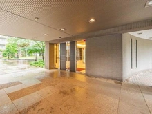 【埼玉県/和光市白子】ライオンズガーデン成増ヴィスタヒル A号棟 エントランス