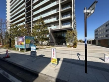 【埼玉県/ふじみ野市大原】ブリリアシティふじみ野 A棟 アプローチ