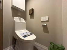 【埼玉県/入間郡三芳町みよし台】ザ・ステイツみずほ台 トイレ：洗浄機能付きトイレを採用しております。