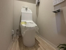 【埼玉県/志木市柏町】コスモ志木ロイヤルフォルム トイレ：洗浄機能付きトイレを搭載しております。