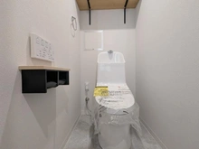 【東京都/板橋区前野町】前野町ハイツ 2号棟 トイレ：洗浄機能付きトイレを採用しております