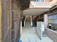 【東京都/板橋区成増】コスモ成増 エントランス：大規模修繕工事中（2026年4月16日現在）