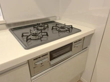 【東京都/板橋区徳丸】ライオンズマンション板橋徳丸 キッチン：グリル付き三口コンロ