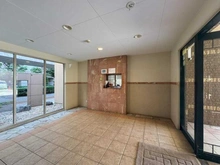 【埼玉県/入間郡三芳町大字竹間沢】レクセルプラッツァみずほ台 エントランス