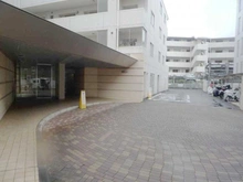 【東京都/板橋区成増】パークスクエア成増 エントランス：サブエントランス（車寄せ）