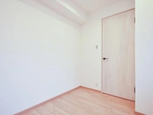 【神奈川県/横浜市神奈川区六角橋】NICアーバンハイム白楽 洋室