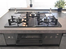 【神奈川県/横浜市港北区高田西】綱島ダイヤモンドマンション キッチン：三口コンロ