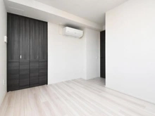 【神奈川県/川崎市高津区久本】ロイヤルシーズン溝の口VIDA 洋室