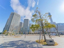 【神奈川県/横浜市西区みなとみらい】BrilliaGrandeみなとみらいパークフロントタワー 外観：画像左部の建物