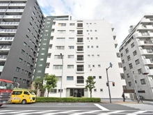 【神奈川県/川崎市中原区丸子通】マンション第一多摩川苑 外観：白い建物（真ん中）