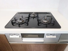 【東京都/江東区南砂】アクシアガーデン南砂 キッチン：三口コンロ