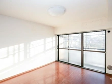 【神奈川県/川崎市宮前区南野川】マイキャッスル鷺沼南 リビング・ダイニング：大規模修繕中