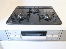 【神奈川県/川崎市幸区古市場】多摩川グリーンハイツ キッチン：三口コンロ