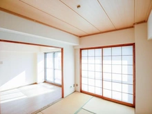 【神奈川県/川崎市中原区宮内】日商岩井武蔵小杉マンション 和室：（左）ダイニング