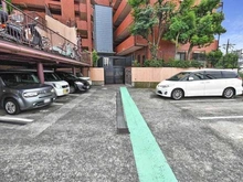 【神奈川県/川崎市高津区久末】ライオンズマンション久末 駐車場