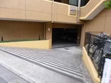 【神奈川県/川崎市中原区上小田中】クレッセント武蔵新城イースト 駐車場