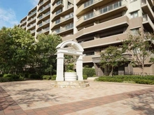 【神奈川県/横浜市鶴見区尻手】ヨコハマオールパークス　第四街区L棟　ザ・フォレスト エントランス