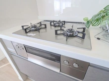 【神奈川県/川崎市中原区市ノ坪】ラヴィドール元住吉 キッチン：三口コンロ