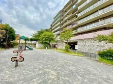 【神奈川県/横浜市南区蒔田町】朝日マンション横浜蒔田 敷地内：敷地内公園