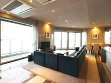 【神奈川県/川崎市中原区小杉町】プラウドタワー武蔵小杉 共用施設：44階 スカイビューキッチン