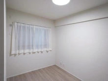 【神奈川県/川崎市中原区下新城】クレッセント武蔵新城 サービスルーム（納戸）