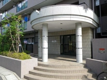 【神奈川県/川崎市高津区子母口】ステイツ武蔵新城市民プラザ通り エントランス