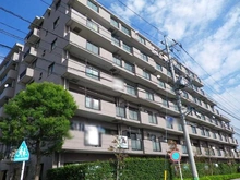 【神奈川県/川崎市高津区子母口】ステイツ武蔵新城市民プラザ通り 外観