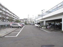 【神奈川県/川崎市中原区木月住吉町】元住吉マンション 駐車場