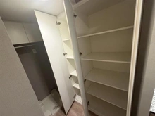 【神奈川県/川崎市中原区小杉町】パークシティ武蔵小杉ザガーデンタワーズウエスト 収納：位置：洗面室内