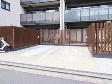 【神奈川県/横浜市南区永田南】クリオ横濱弘明寺グレイステラス 駐車場