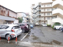 【神奈川県/川崎市中原区井田杉山町】ファミネス元住吉 駐車場