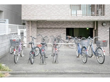 【神奈川県/川崎市中原区上平間】ロイヤルコーポ新川崎壱番館 駐輪場