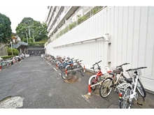 【神奈川県/川崎市高津区下作延】クイーンハイツ久地 駐輪場