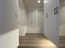 【東京都/国分寺市泉町】西国分寺史跡通り2号棟 玄関