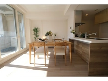【東京都/東村山市美住町】レクシオ東村山ティアーズガーデン リビング・ダイニング