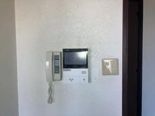 【兵庫県/神戸市灘区土山町】プリオーレ御影山の手 C棟 LDK：TVモニター付きインターホンついております。