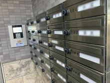 【兵庫県/神戸市灘区土山町】プリオーレ御影山の手 C棟 メールBOX